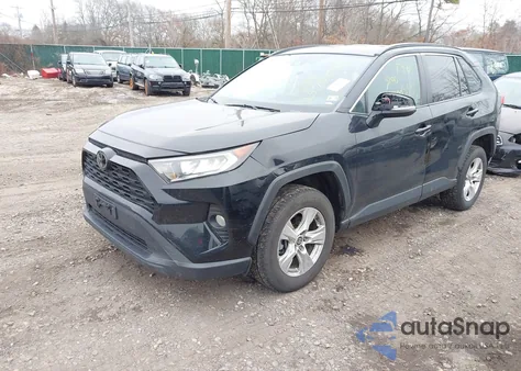2021 Toyota Rav4 Xle z USA, uszkodzony, nr VIN 2T3P1RFV1MW207579